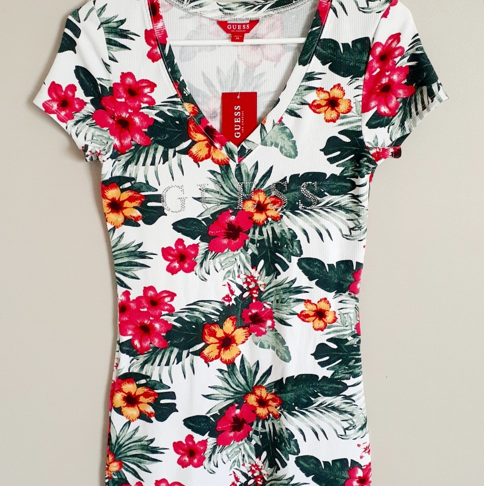 GUESS NWT fitted V Neck Dress, M